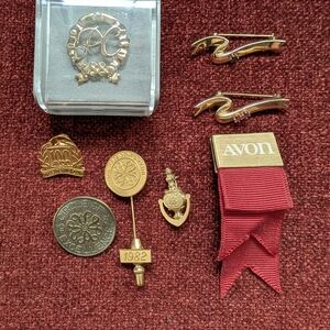 Vintage Avon President's And Award Pins